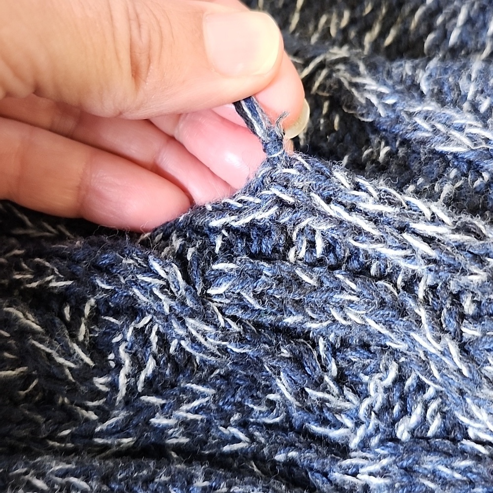 Overland Cableknit Fisherman Chunky Blue White Knit Sweater Size Medium Cotton - Picture 9 of 9